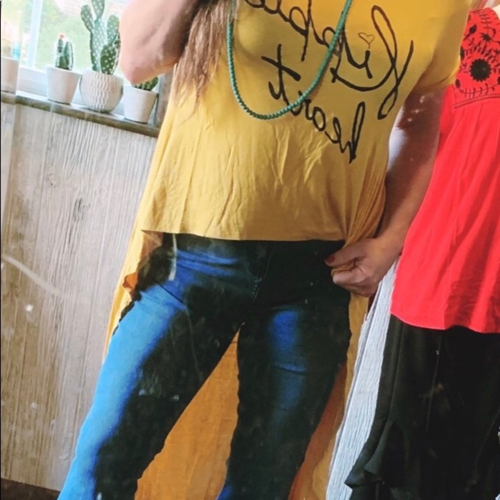 Mustard high-low top